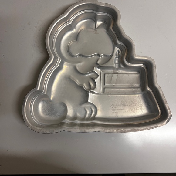 Wilton 1978, 1981 Garfield Cake Pan Baking Birthday Vintage Preowned Condition - Picture 1 of 3
